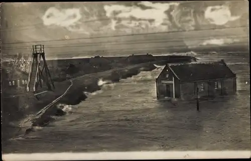 Foto Ak Nordseeküste bei Sturmflut