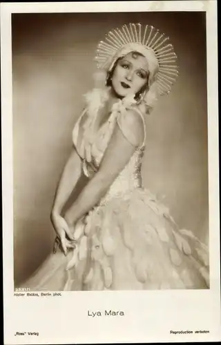Ak Schauspielerin Lya Mara, Portrait, Kleid, Schmuck