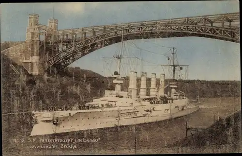 Ak Deutsches Kriegsschiff, SMS Gneisenau, Panzerkreuzer, Kaiserliche Marine, Levensauer Hochbrücke