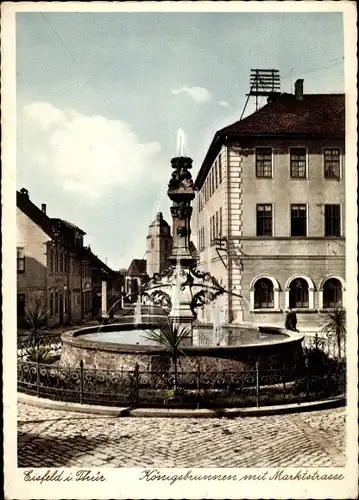 Ak Eisfeld Thüringen, Königsbrunnen mit Marktstraße, Geländer
