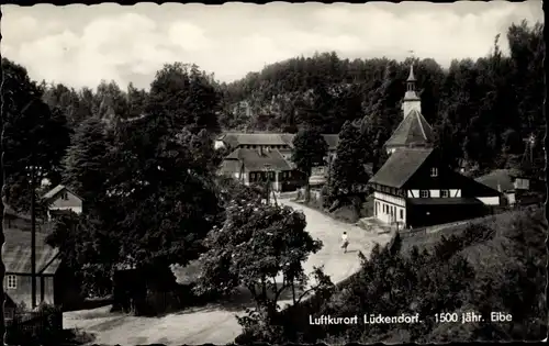 Ak Lückendorf Oybin in Sachsen, Straßenpartie, 1500 jährige Eibe