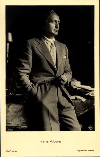 Ak Schauspieler Hans Albers, Portrait, Zigarre, Anzug, Ross