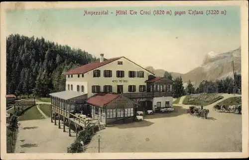 Ak Belluno Veneto, Ampezzotal, Hotel Tre Croci gegen Tofana