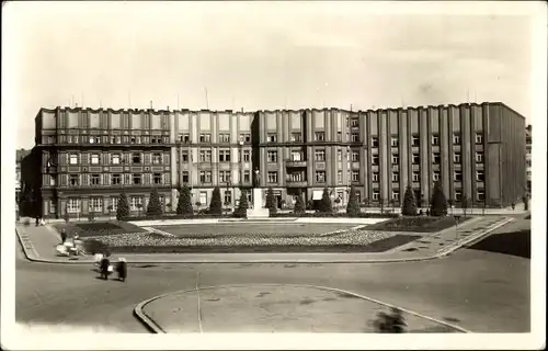 Ak Hradec Králové Königgrätz Stadt, Stadtansicht, Platz, Amtsgebäude