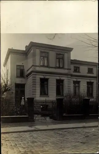 Foto Ak Hamburg, Villa, Vorderansicht, Zaun, Hausnummer 42