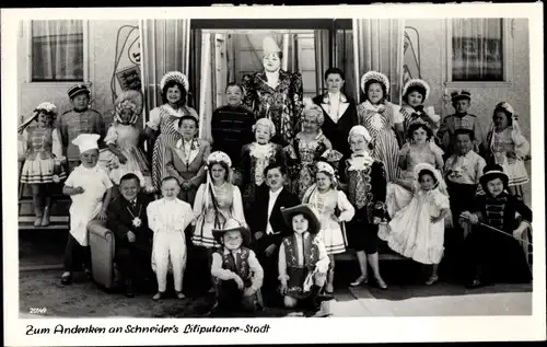 Ak Zum Andenken an Schneider's Liliputaner Stadt, Gruppenbild