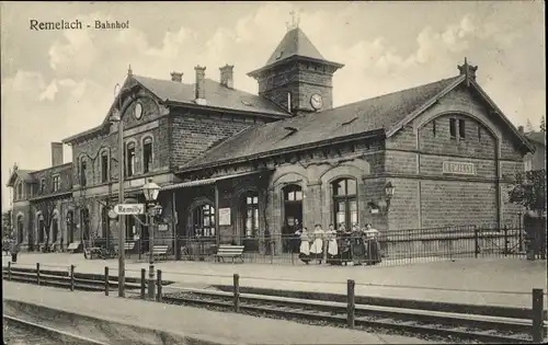 Ak Rémilly Remelach Lothringen Moselle, Bahnhof, Gleisseite
