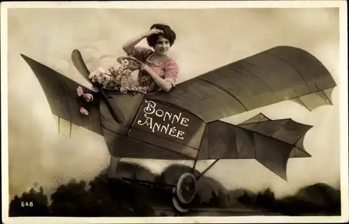 Ak Glückwunsch Neujahr, Frau in einem Fluggerät, Fotomontage
