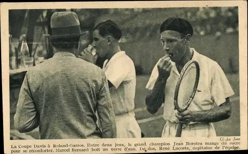 Ak Roland Garros, Coupe Davis, Tennis, Spieler Jean Borotra, Marcel Bernard, Rene Lacoste