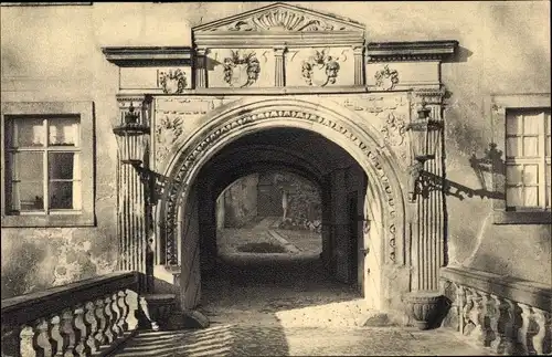 Ak Weesenstein im Müglitztal, Schloss, Ostportal