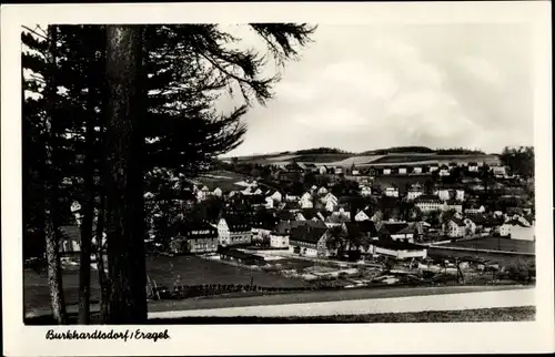 Ak Burkhardtsdorf im Erzgebirge, Panorama, Teilansicht vom Ort