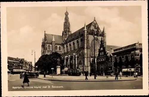 Ak Haarlem Nordholland Niederlande, Groote Markt met St. Bavokerk