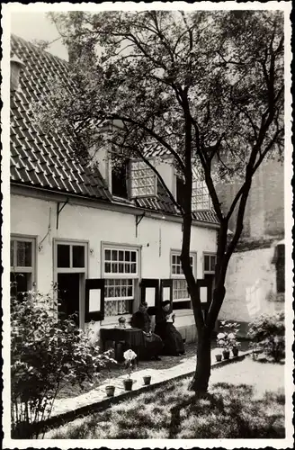 Ak Haarlem Nordholland Niederlande, Brouwershofje in de Tuchthuisstraat