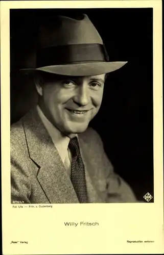 Ak Schauspieler Willy Fritsch, Portrait mit Hut