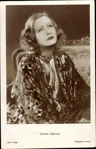 Ak Schauspielerin Greta Garbo, Portrait, Ross