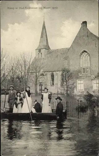 Ak Oud Vossemeer Tholen Zeeland Niederlande, Hochwasser, Kirche, Boot mit Anwohnern