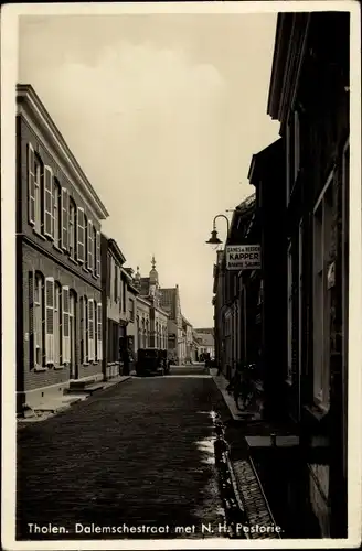 Ak Tholen Zeeland Niederlande, Dalemschestraat met N. H. Pastorie, Kapper, Aparte Salons