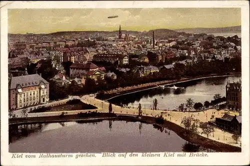 Ak Kiel in Schleswig Holstein, Blick vom Rathausturm, Kleiner Kiel, Brücke, Zeppelin