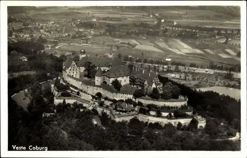 Ak Coburg in Oberfranken, Fliegeraufnahme von Veste und Stadt