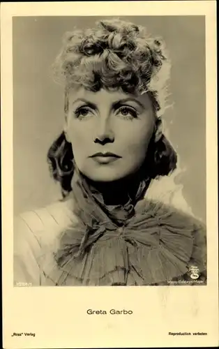 Ak Schauspielerin Greta Garbo, Portrait