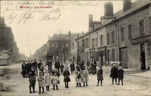 Ak Mohon Charleville-Mézières Ardennes, Rue Gambetta, Brasserie