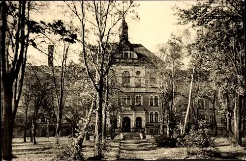 Ak Stollberg im Erzgebirge, Oberschule, Gartenanlage, Eingang