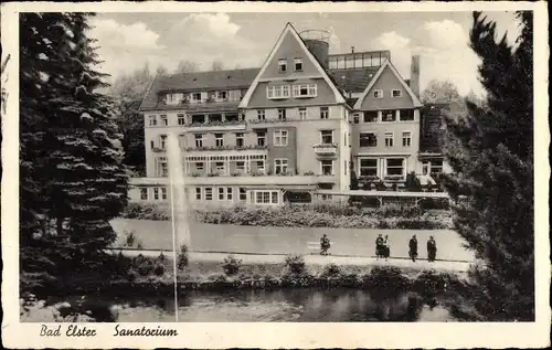 Ak Bad Elster im Vogtland, Sanatorium, Springbrunnen