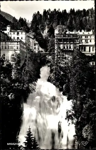 Ak Bad Gastein Badgastein in Salzburg, Stadtansicht mit Wasserfall