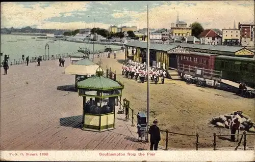 Ak Southampton Hampshire England, the Pier