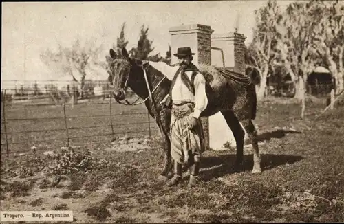 Foto Ak Argentinien, Tropero, Mann mit Pferd