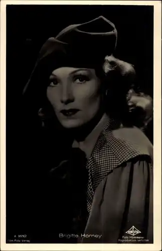 Ak Schauspielerin Brigitte Horney, Portrait