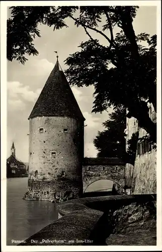 Ak Passau in Niederbayern, Der Pulverturm am Inn-Ufer, Torbogen