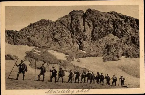 Ak Oberstdorf im Oberallgäu, Mädelegabel, Wanderer