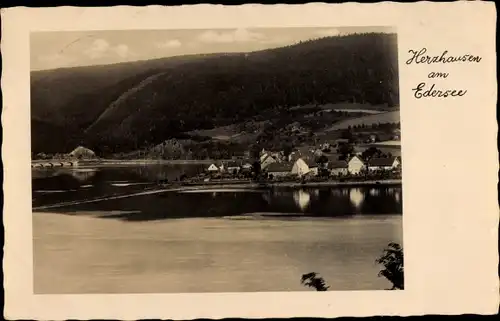 Ak Herzhausen Vöhl in Hessen, Panorama mit Edersee