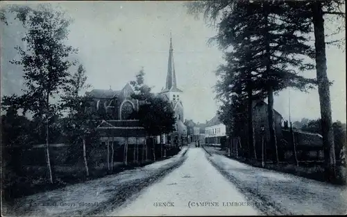 Ak Genck Flandern Limburg, Straßenpartie im Ort, Kirche