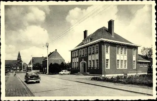 Ak Hechtel Eksel Flandern Limburg, Gemeentehuis, Auto