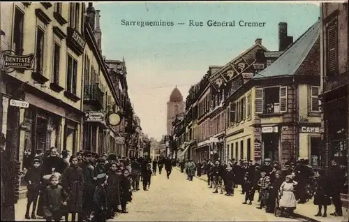 Ak Sarreguemines Saargemünd Lothringen Moselle, Rue General Cremier, Dentiste