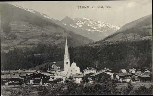 Ak Stumm im Zillertal Tirol, Totalansicht, Kirchturm