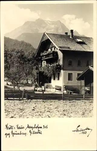 Ak Mayrhofen im Zillertal Tirol, Kroll's Haus gegen Grünberg