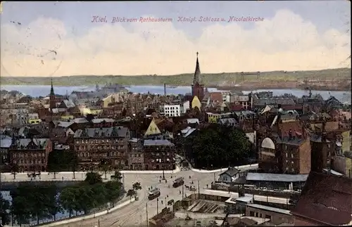 Ak Kiel Schleswig Holstein, Blick vom Rathausturm, Königl. Schloss und Nicolaikirche