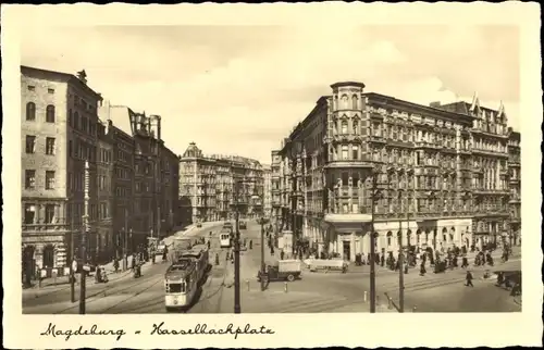 Ak Magdeburg, Hasselbachplatz, Straßenbahn, Passanten