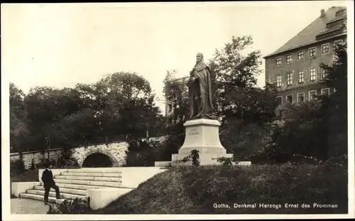 Ak Gotha Thüringen, Denkmal Herzogs Ernst des Frommen