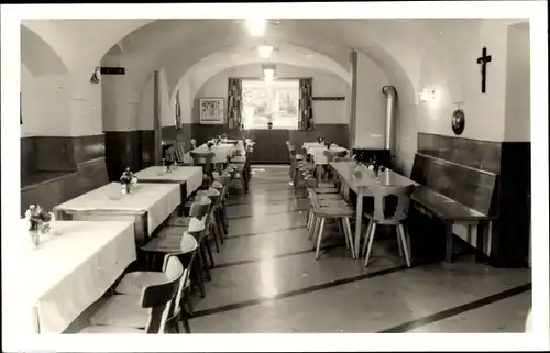 Foto Ak Wiesmühl an der Alz Engelsberg in Oberbayern, Gasthaus Inneres