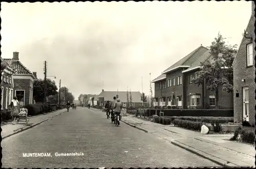 Ak Muntendam Groningen, Gemeentehuis