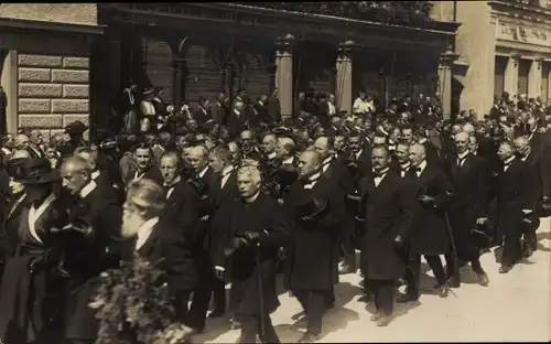 Foto Ak Biberach an der Riß in Oberschwaben, Begräbniszug Reichsfinanzminister a. D. Erzberger 1921