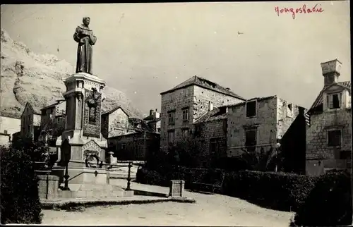 Ak Makarska Kroatien, Stadtpartie, Denkmal