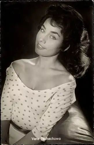 Ak Schauspielerin Vera Tschechowa, Portrait