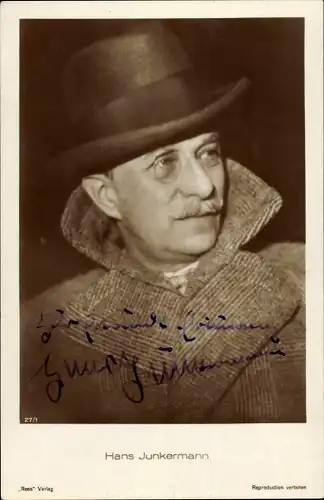 Ak Schauspieler Hans Junkermann, Portrait mit Hut, Monokel, Mantel, Autogramm