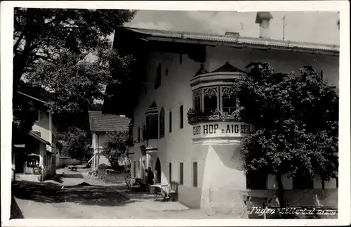 Ak Fügen im Zillertal Tirol, Ortsansicht mit Gasthof