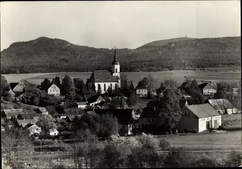 Ak Bertsdorf in der Oberlausitz, Panorama mit Kirche
